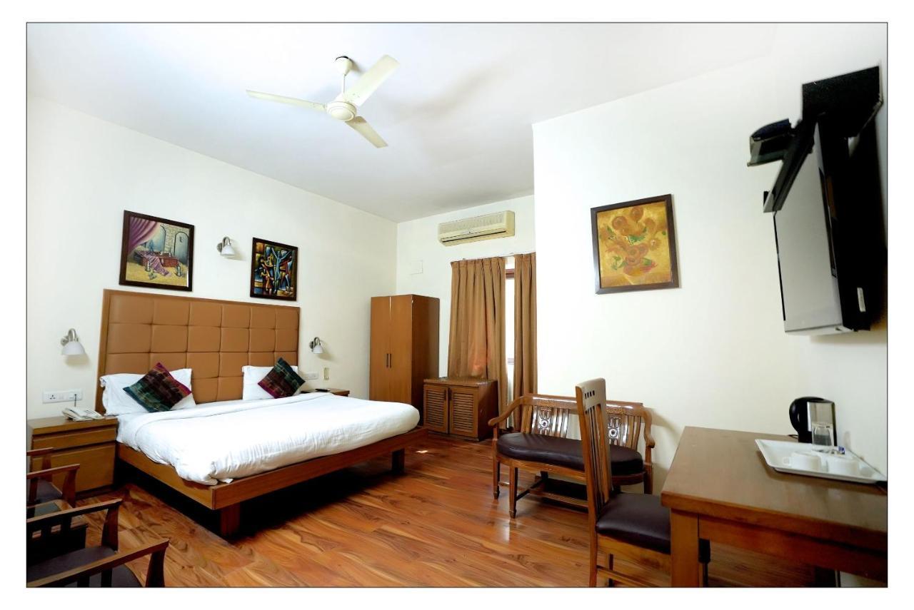 Hotel Oscar - Hauz Khas New Delhi Nova Deli Exterior foto
